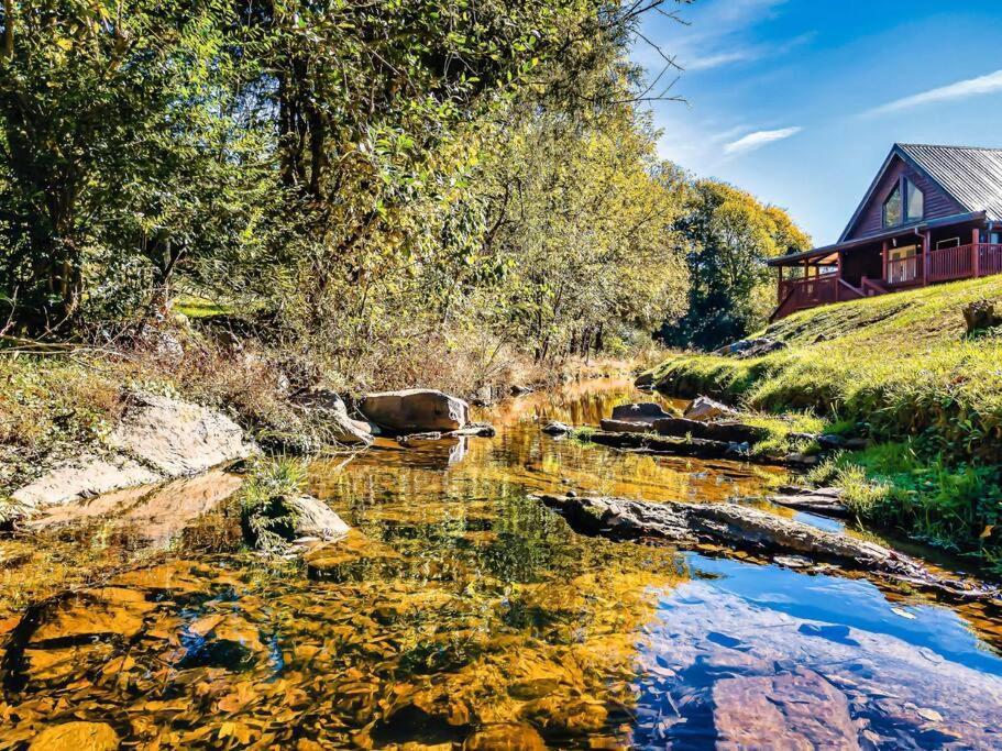 Cabin With New Hot Tub, Near Dollywood .2Bd.2Ba.Sleeps6.Bbq セバービル エクステリア 写真